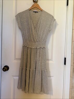 NWOT Caution To The Wind Gray and White Striped V-Neck Smocked Midi Dress